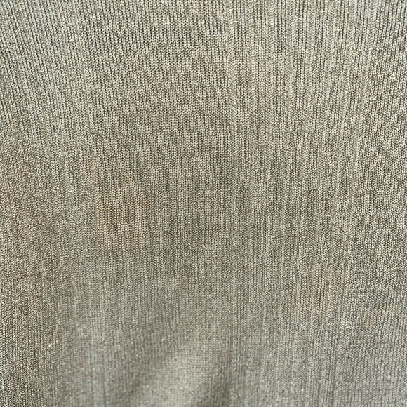 Golden shimmery top with Yonce inspired design - Picture 6 of 13